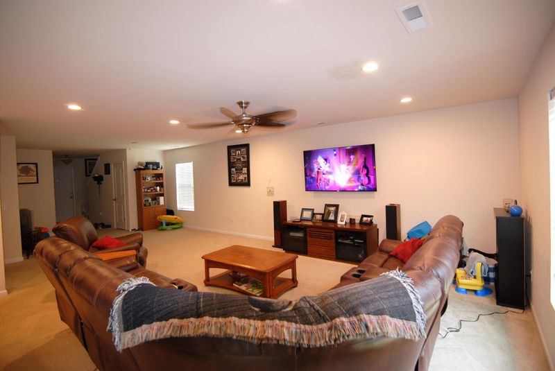103 Broken Branch Dr, Goose Creek, SC 29445