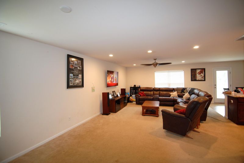 103 Broken Branch Dr, Goose Creek, SC 29445