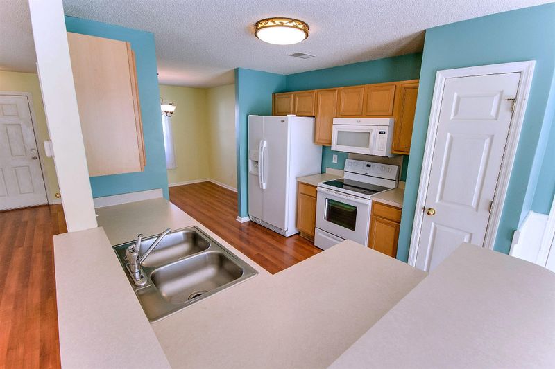 306 Burton Ave, Summerville, SC 29485