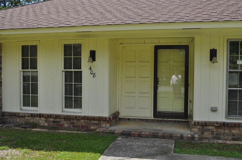 408 Longstreet Dr, Summerville, SC 29483