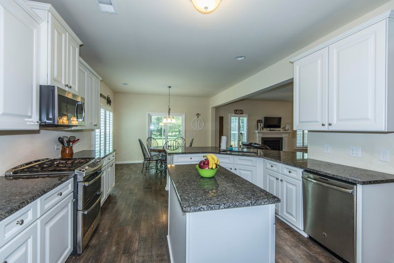 1299 Paint Horse Ct, Mount Pleasant, SC 29429