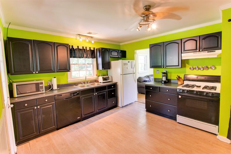 525 Mansfield St, Charleston, SC 29407