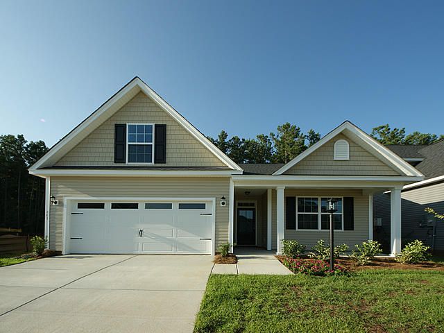 417 Topcrest Ln, Moncks Corner, SC 29461