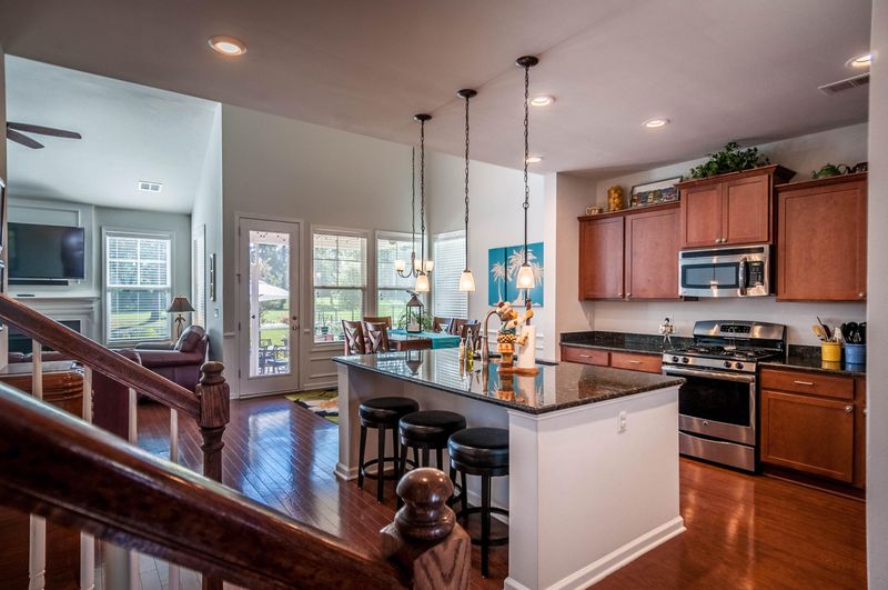 208 Kilarney Rd, Summerville, SC 29483