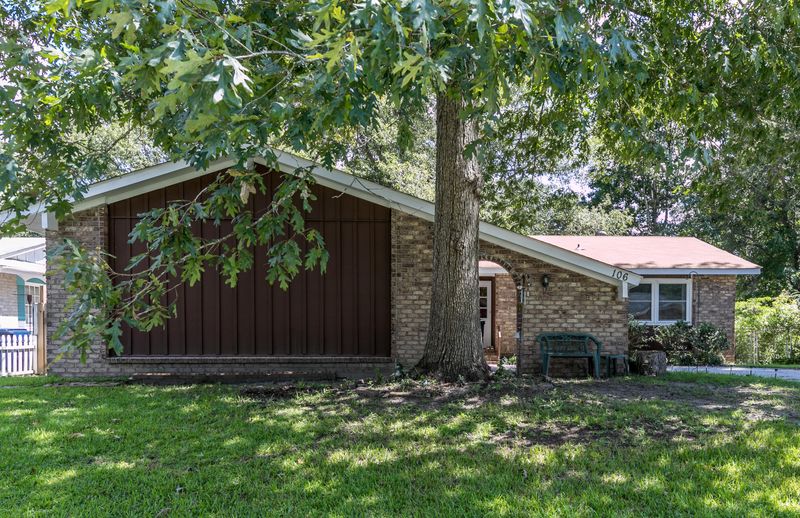 106 Shearwater Dr, Ladson, SC 29456