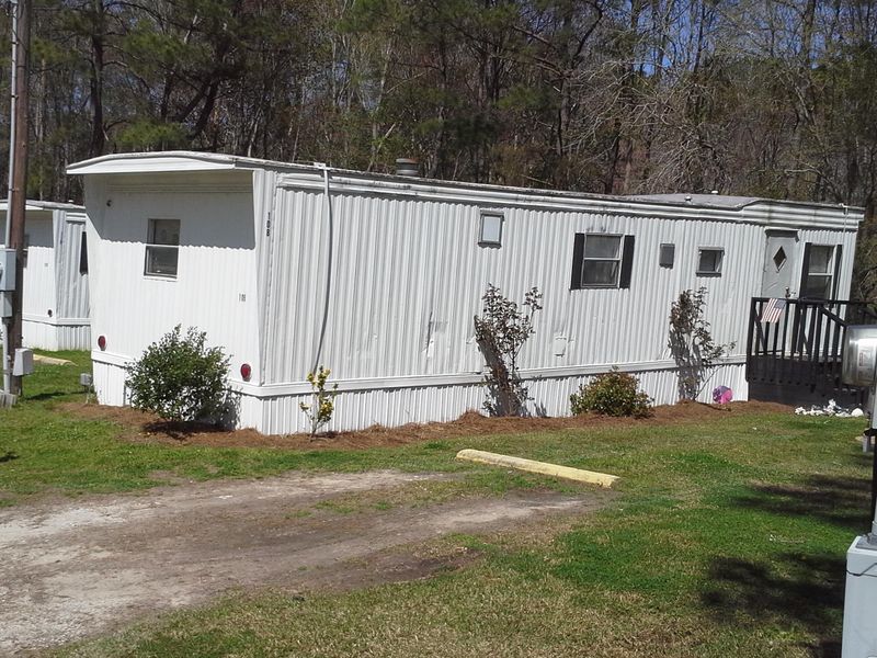 307 Embassy Dr, Summerville, SC 29483