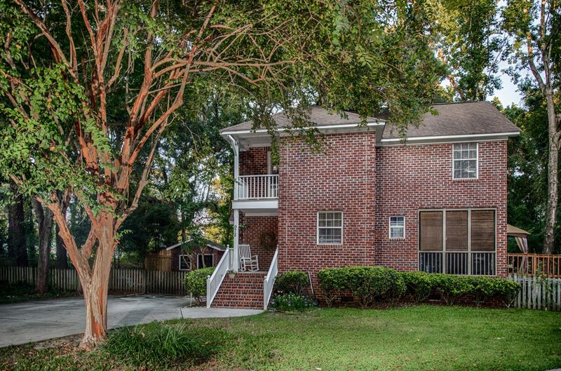 978 Stono River Dr, Charleston, SC 29412