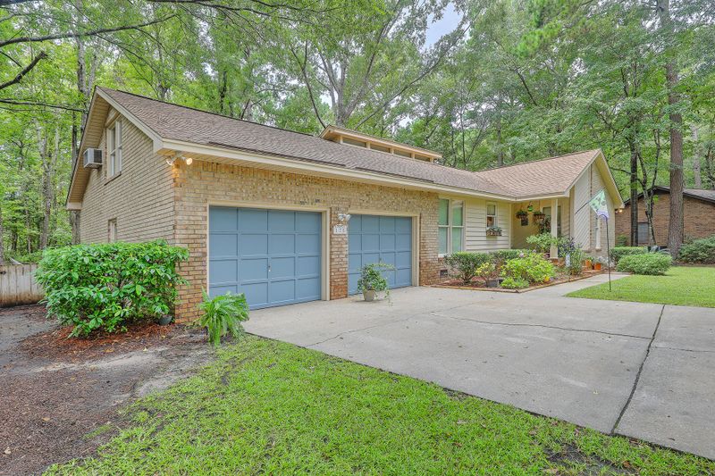 175 Southwold Cir, Goose Creek, SC 29445