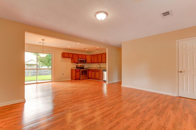 132 Jean Wells Dr, Goose Creek, SC 29445