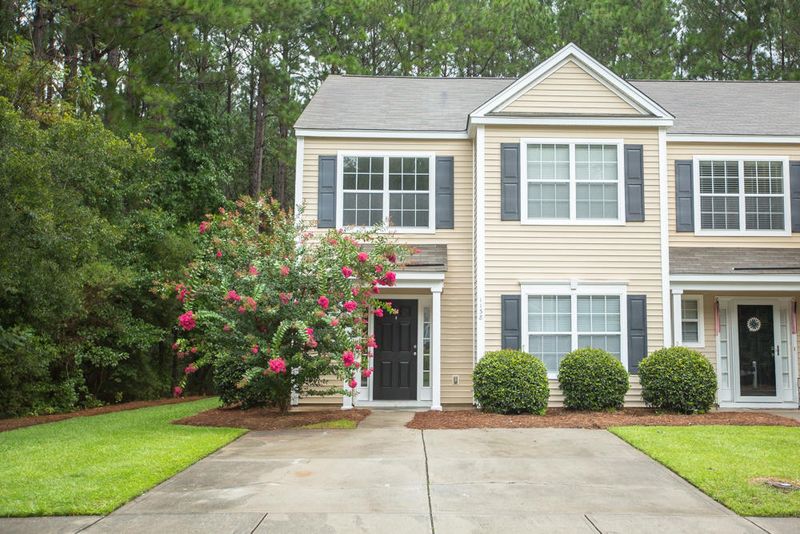 1138 Island Club Dr, Charleston, SC 29492