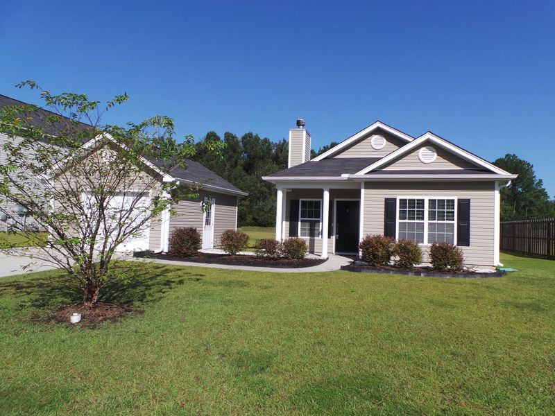 704 Savannah River Dr, Summerville, SC 29485