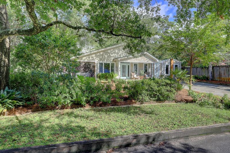 1112 Simmons St, Mount Pleasant, SC 29464