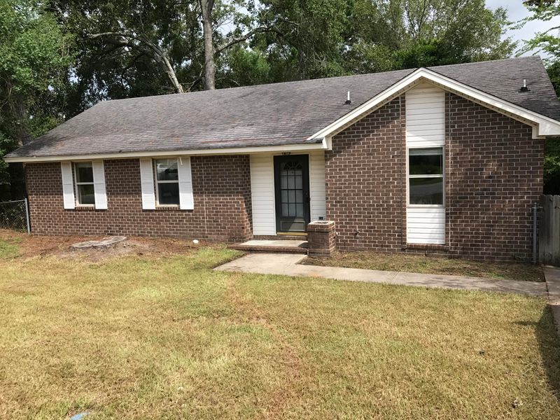 48 Oak Grove Rd, Goose Creek, SC 29445