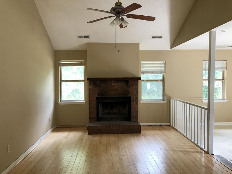 48 Oak Grove Rd, Goose Creek, SC 29445
