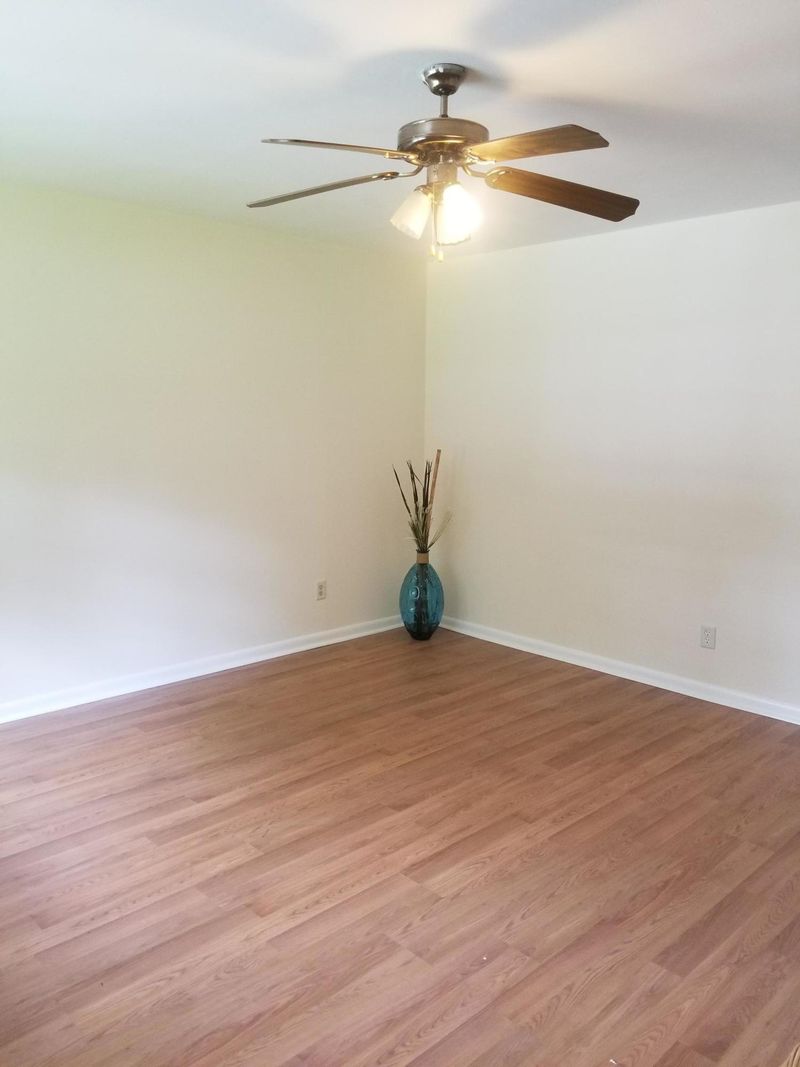 118 Camelot Dr, Goose Creek, SC 29445