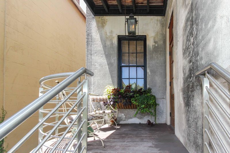 12 State St, Charleston, SC 29401