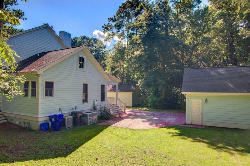 5000 Coral Reef Dr, Johns Island, SC 29455