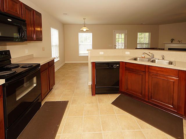 317 Deep River Rd, Summerville, SC 29486