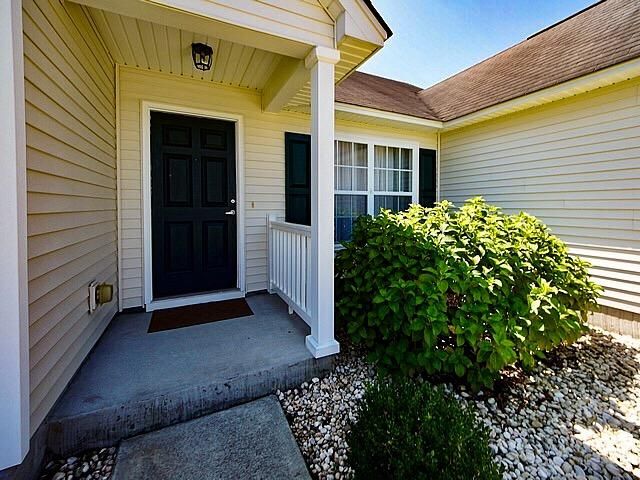 5029 Holdsworth Dr, Summerville, SC 29485