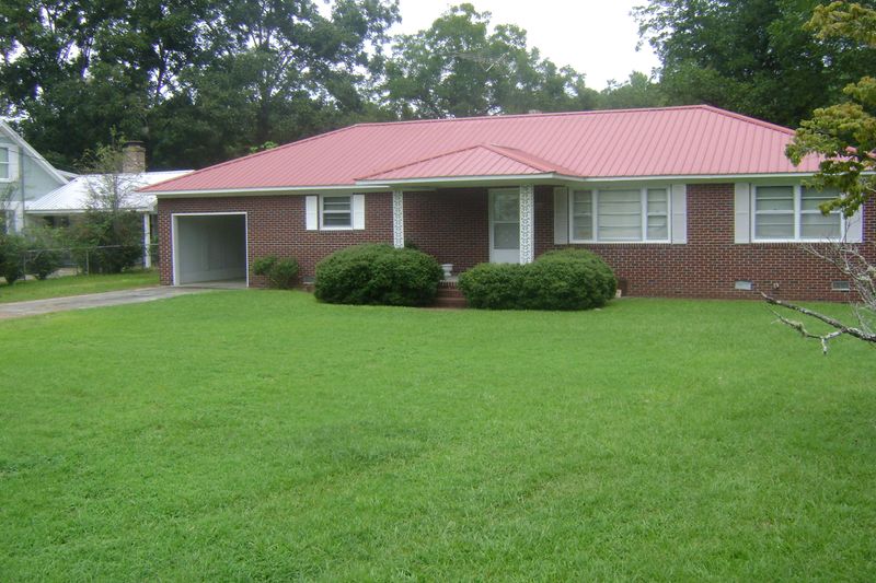321 E Main St, Harleyville, SC 29448