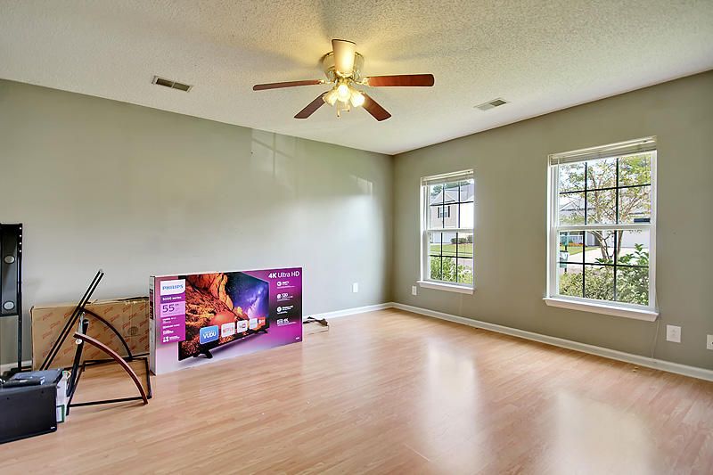 136 Wildberry Ln, Goose Creek, SC 29445