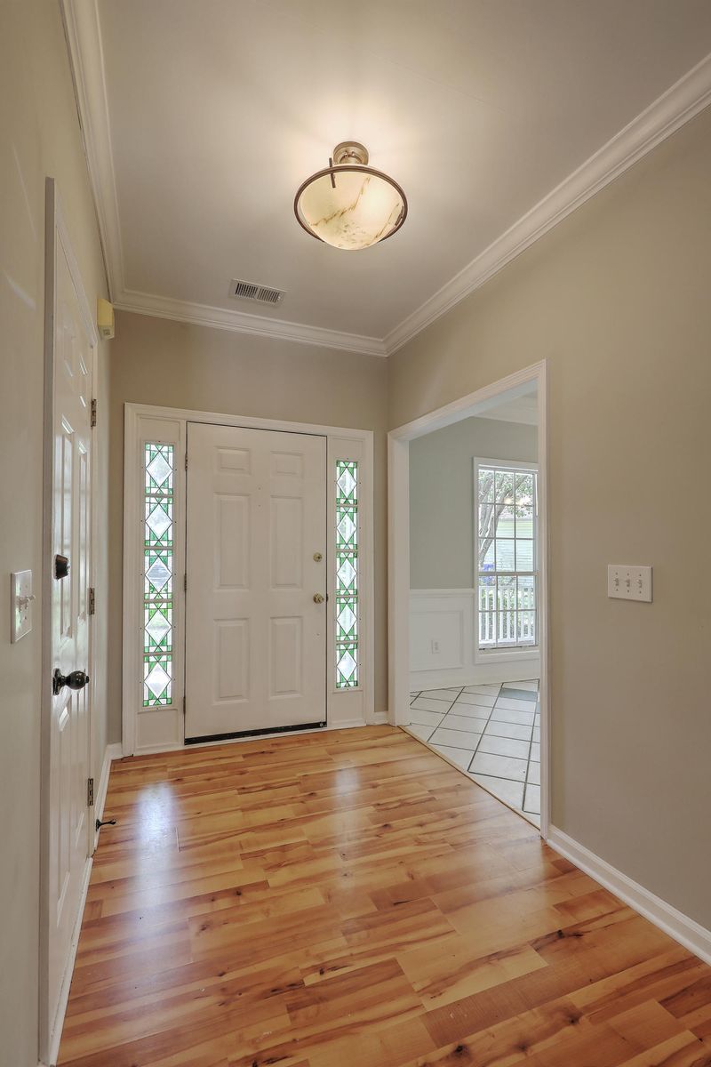 737 Ginglis Way, Mount Pleasant, SC 29464