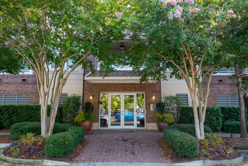 200 River Landing Dr #H310, Charleston, SC 29492