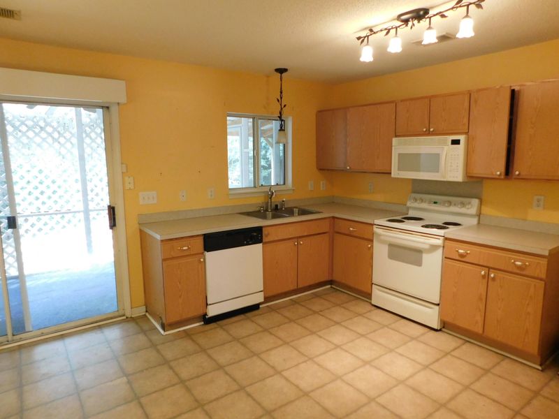 104 Sioux Ct, Summerville, SC 29483