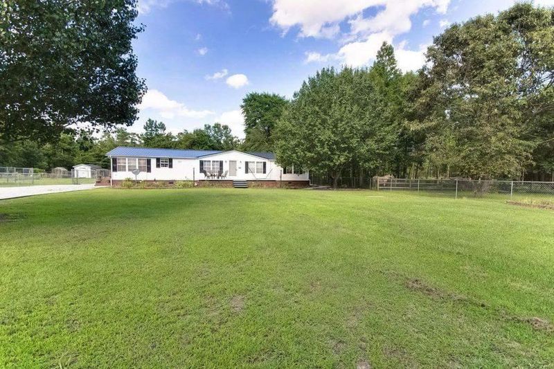 266 Albacore Rd, Bonneau, SC 29431