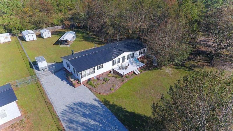 266 Albacore Rd, Bonneau, SC 29431