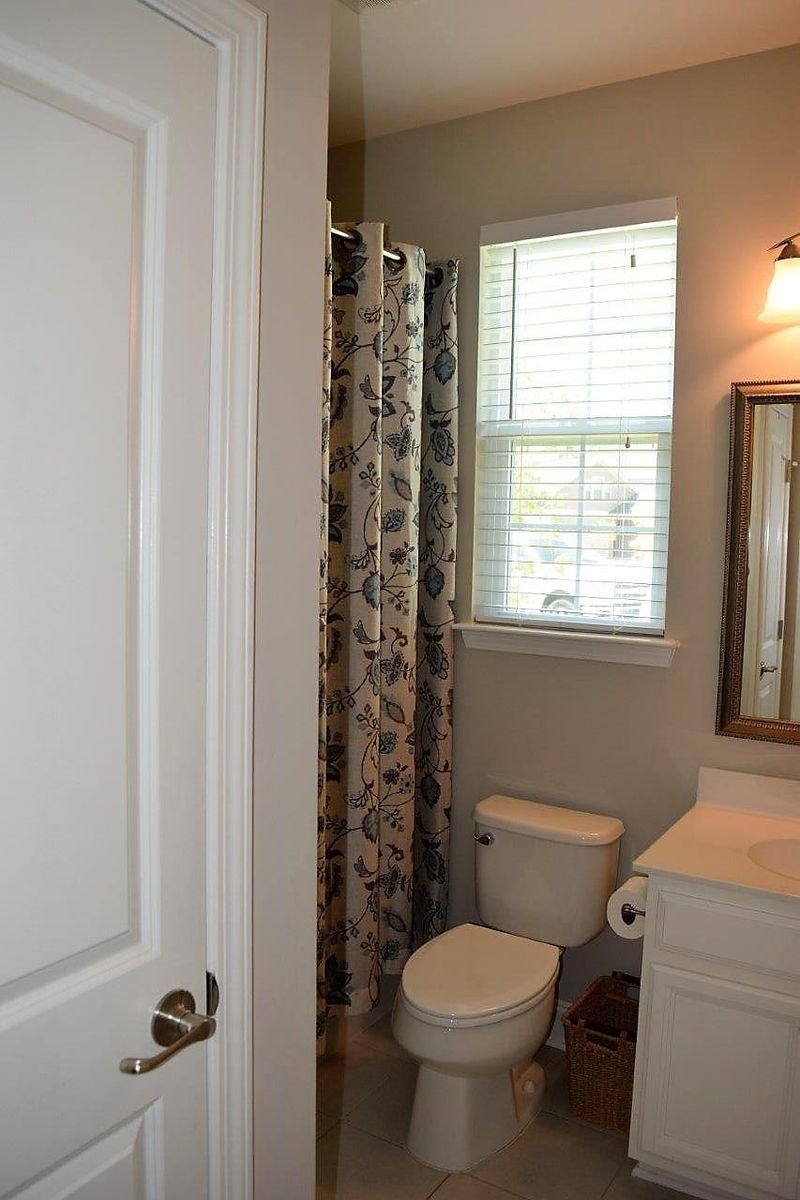 218 Palmetto Walk Dr, Summerville, SC 29483
