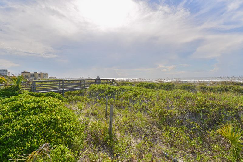 315 W Ashley Ave, Folly Beach, SC 29439