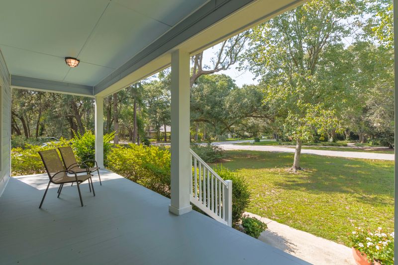 275 Molasses Ln, Mount Pleasant, SC 29464