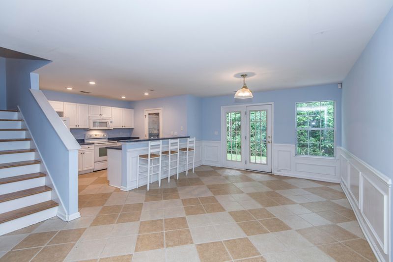 1109 Island Club Dr, Charleston, SC 29492