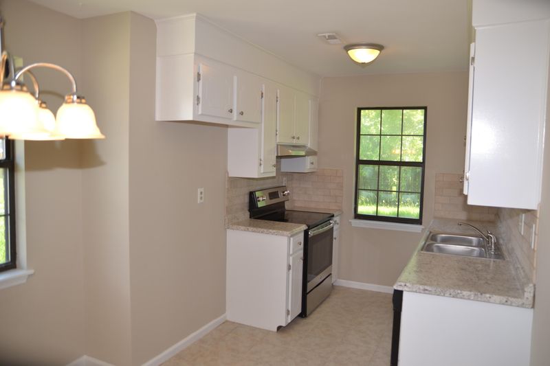 7639 Corley Dr, North Charleston, SC 29418