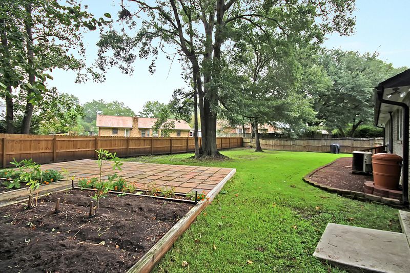 8 Clarksville Ln, Goose Creek, SC 29445