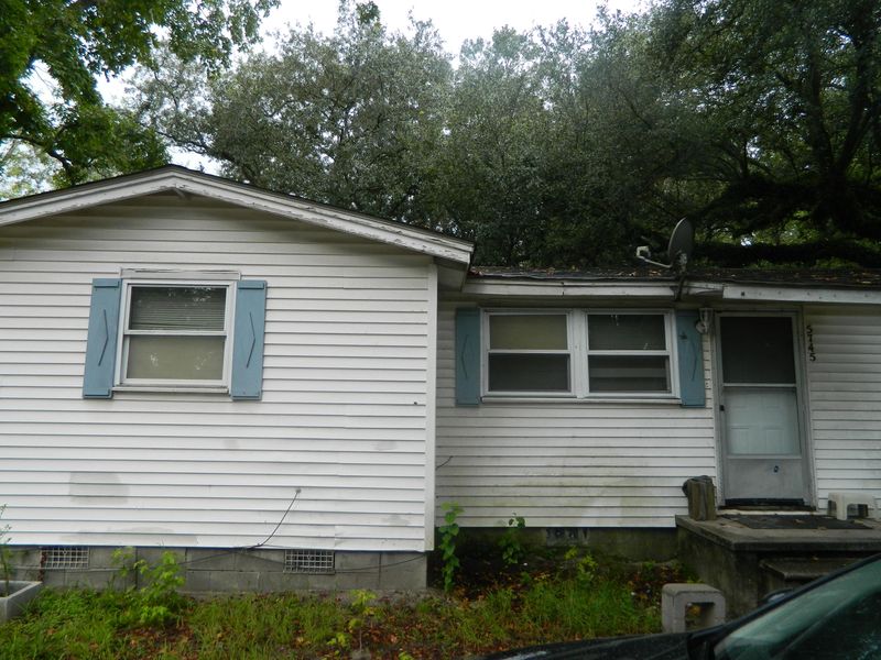 5745 Murray Dr, Hanahan, SC 29410