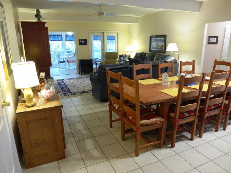 1106 Jungle Rd, Edisto Beach, SC 29438