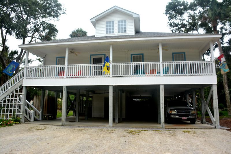 901 Jungle Rd #B, Edisto Beach, SC 29438