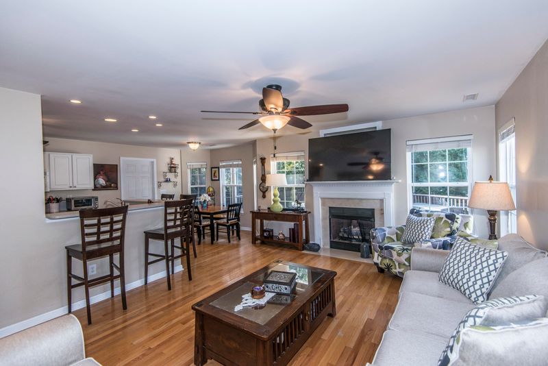 1610 Ocean Neighbors Blvd, Charleston, SC 29412