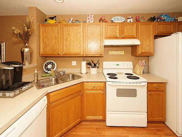 7970 Shadow Oak Dr, North Charleston, SC 29406