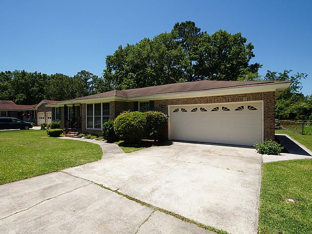 8374 Delhi Rd, North Charleston, SC 29406