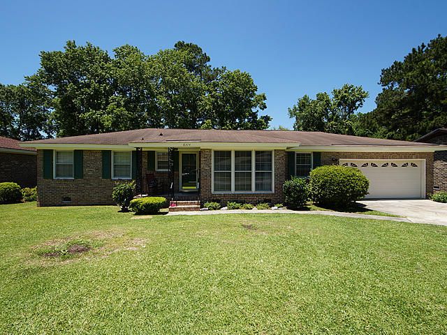 8374 Delhi Rd, North Charleston, SC 29406