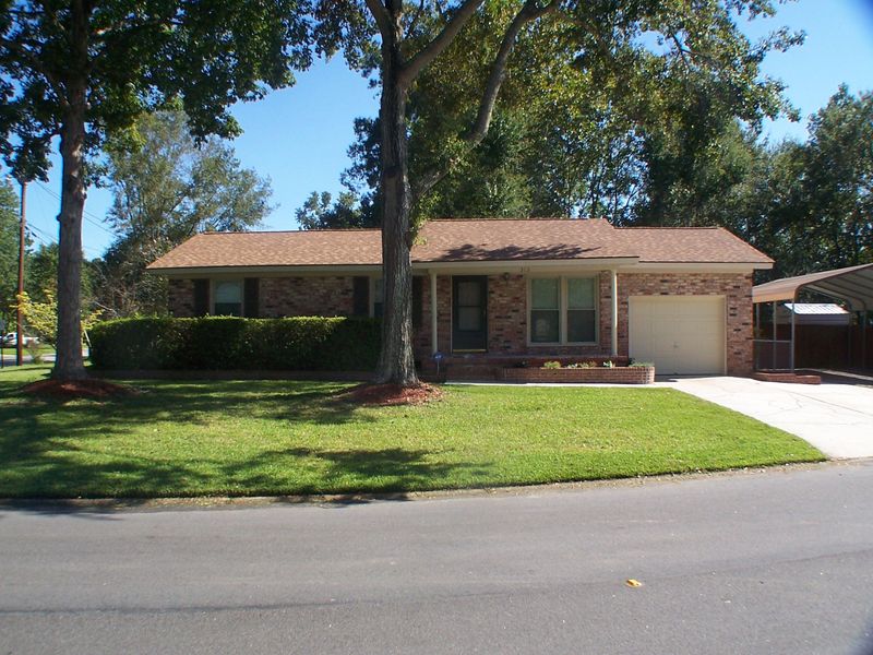 313 Holly Ave, Goose Creek, SC 29445