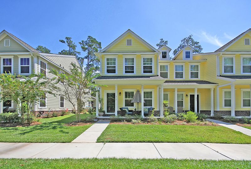 219 Bennett Ln, Summerville, SC 29483