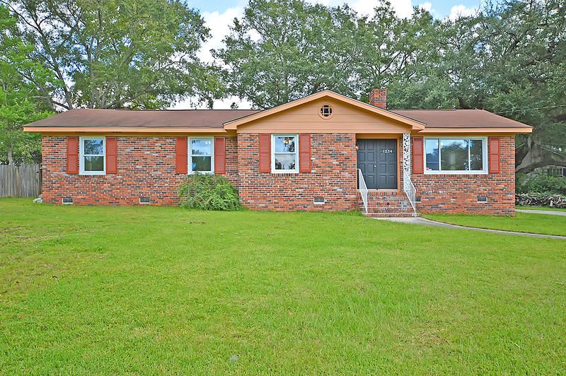 1234 Redeemer Dr, Hanahan, SC 29410
