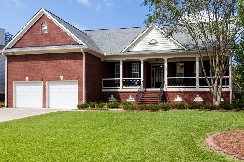 207 Oak Point Landing Dr, Mount Pleasant, SC 29464