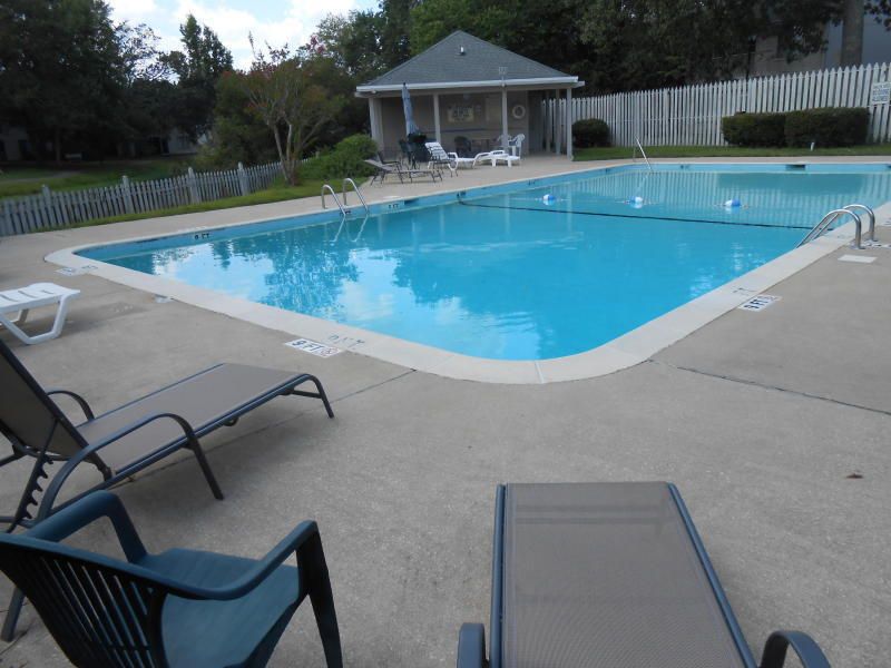 402 Greenmeadow Dr #202, Goose Creek, SC 29445