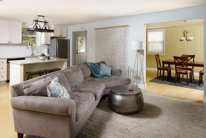 1455 Kemper Ave, Charleston, SC 29412