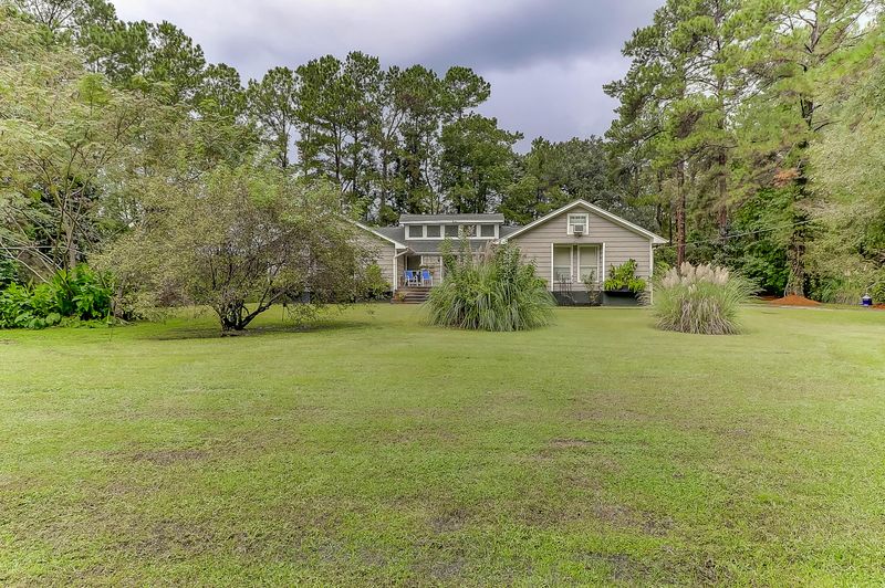 727 Swan Dr, Wando, SC 29492